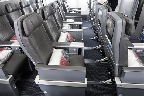 aa 772-boeing 777|Review: AA (777.